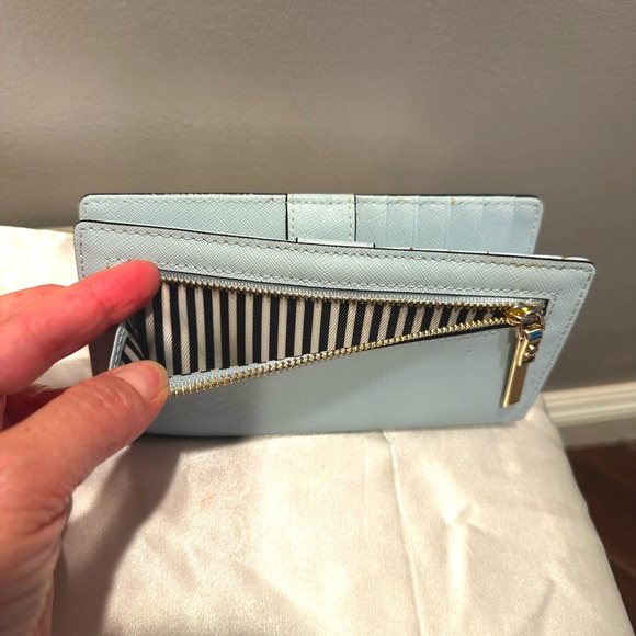Kate Spade large slim bifold wallet light blue lightly used - Picture 2 of 4